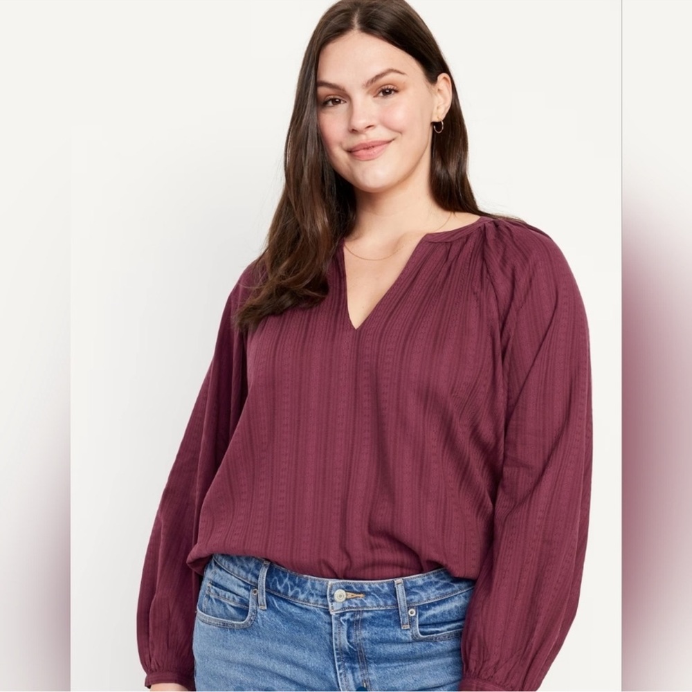 OLD NAVY Textured Dobby Top in Dark Mauve - Picture 1 of 9